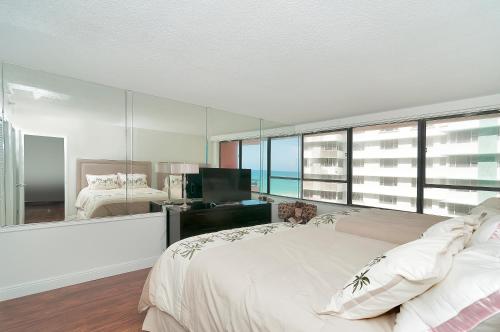 Private Apartment at The Alexander Hotel - image 10