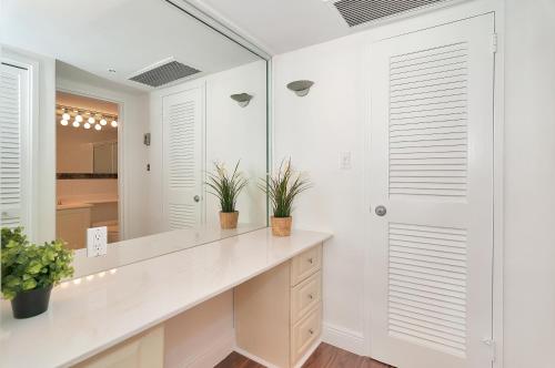 Private Apartment at The Alexander Hotel - image 12