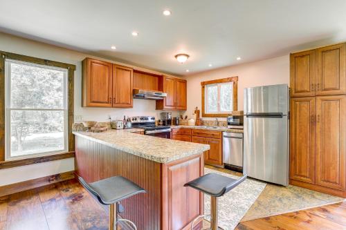 Walk to River: Couple’s Retreat in Kintnersville! in Frenchtown (NJ)