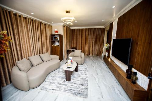 Modern Spacious 1BR Apt with Smart lock, Fast Wifi & Secure parking in Oyarifa, Accra - Accra