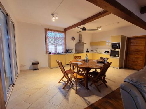 2 bedroom Apartment -Villa Ibiza - Tap to explore photos