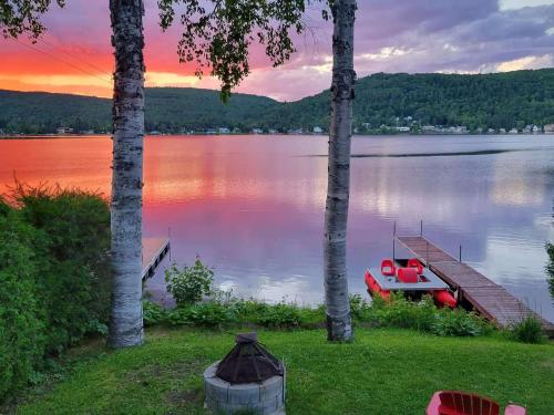 Waterfront with Spa and Lake Access in Saint-Damien (QC)
