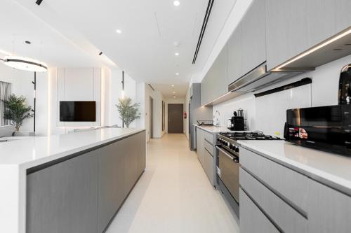 Grande Signature Residence, Burj Khalifa & Fountain View, 3 bedroom, maids, Dubai (Foto 5)