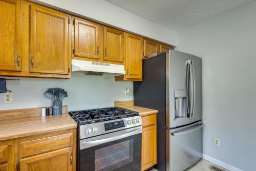 Lakefront Family Home 13 Mi From Gateway Arch! in Pontoon Beach (IL)