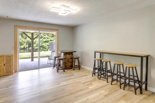 Lakefront Family Home 13 Mi From Gateway Arch! in Pontoon Beach (IL)