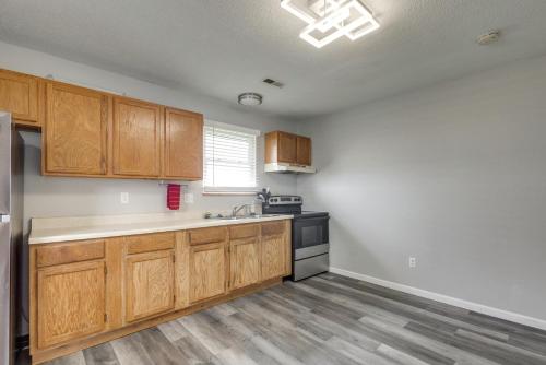 12 Mi to St Louis Pet-Friendly Metro East Home in Pontoon Beach (IL)