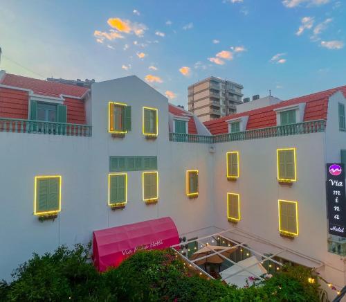 Exterior view of Via Mina Hotel