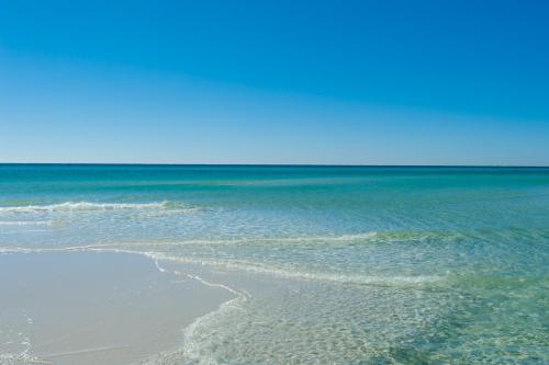 Emerald Waters - image 10