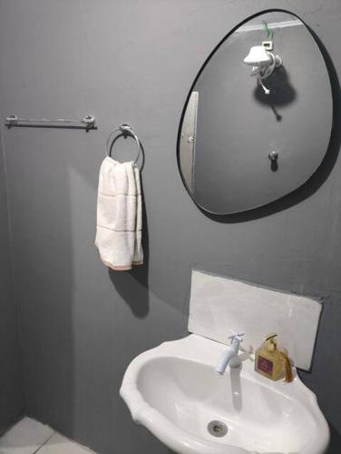 バスルーム, Quarto em lugar tranquilo e bem localizado in バルエリ