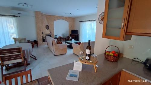 AEOLOS SeaSide Home in Mikrolimano