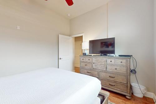 Alerio Condos - image 6