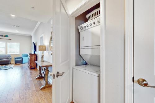 Alerio Condos - image 7