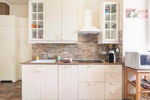 設施, Indipendent Studio Apartment near metro - Monolocale indipendente vicinissimo metro in 科萊尼奧