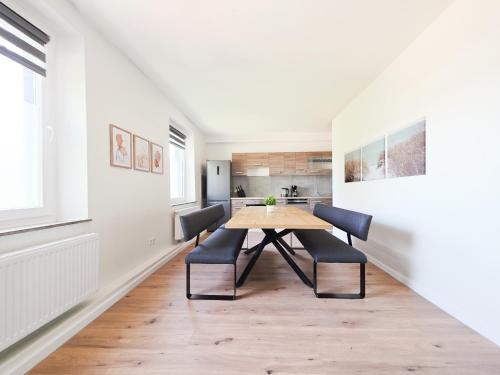 Tolstov Apartments - 3 Room Apartments - Kitchen - Dining Room - 25 min to Messe DUS in Düsseldorf, Deutschland