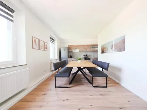 Tolstov Apartments - 3 Room Apartments - Kitchen - Dining Room - 25 min to Messe DUS in Düsseldorf, Deutschland