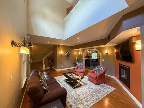 Evergreen Escape Relaxing Conway Getaway in Konveja (NH)