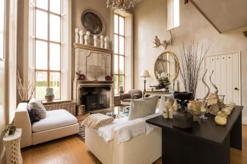 A Large Cotswold Country Retreat in Lechlade