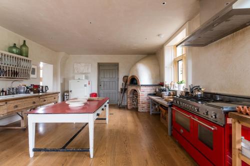A Large Cotswold Country Retreat in Lechlade