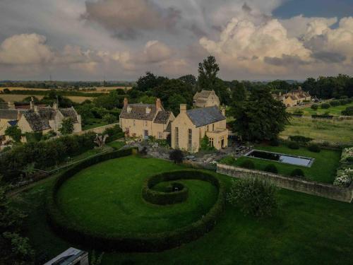 A Large Cotswold Country Retreat in Lechlade