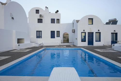 Santorini Traditional Suites