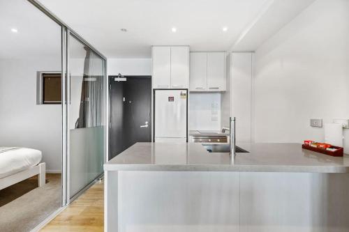 CBD 2BR Retreat w Pool & Gym by Zodiak Stays, Auckland (Foto 11)
