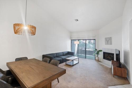 SuperHost 5 Star Serv Spacious 1 Bedroom U002, Las Vegas