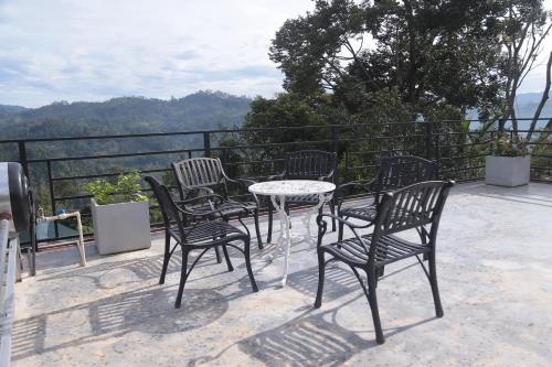 Sithara Estate family Cottage in Mugunumatha West