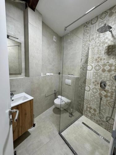 Golden Key Apartments - image 3
