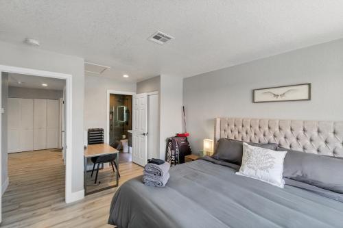 Fully Reno Condo Vaulted Ceiling and Tennis U007, Las Vegas (foto 9)