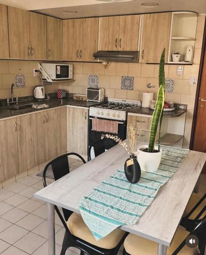 Kitchen, CERCA DELMAR, duplex MARDELPLATA in Cuadricula