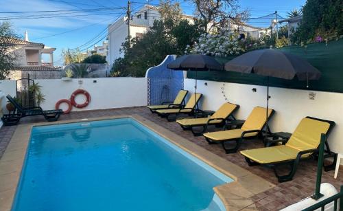 Travellers Guesthouse 3