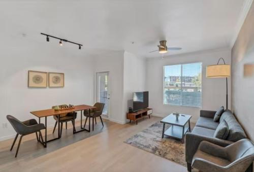 SuperHost 5 Star Serv with 2 bedrooms 1052 U031, Las Vegas