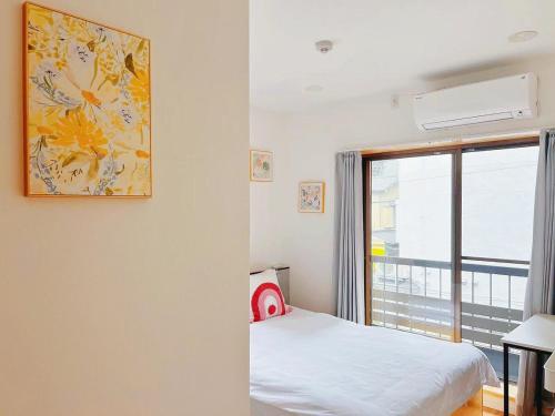 Asakusa Hanichi 202 Queen Bed Room, 4 min walk to Asakusa Temple, direct subway access to Narita and Haneda Airport