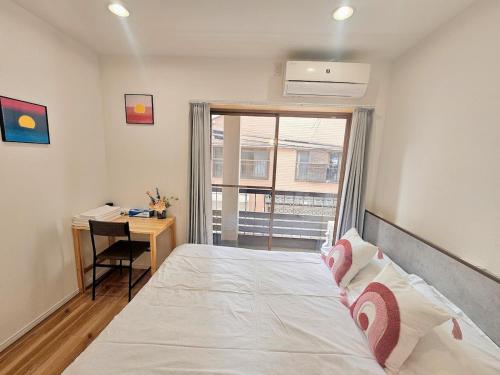 Asakusa Hanichi 203 Room, 4 min walk to Asakusa Temple, direct subway to Narita and Haneda Airport