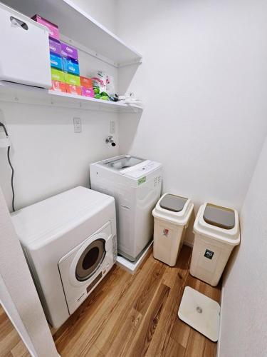 Asakusa Hanichi 206 Twin Bedroom Asakusa Temple 4 min walk Direct subway access to Narita and Haneda Airports Host's listings are all at the same address