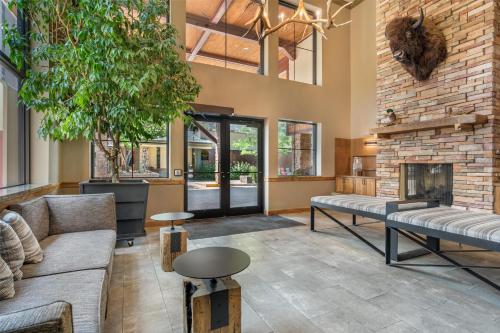 Best Western Plus Clocktower Inn - image 2