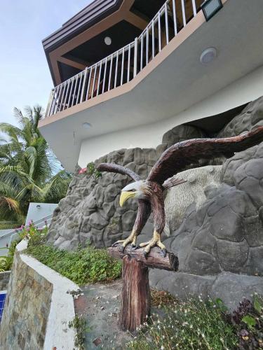 Vista exterior, Eagles Nest Beach Resort Room 4 in Samal District - Samal Island