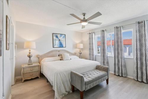 Beachfront Luxury 3BR Condo Amazing View in Coquina Gables, USA