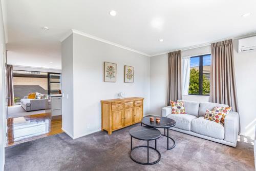 Comfy 4BR Home w Mt Wellington View Zodiak Stays, Auckland (fotografie 10)