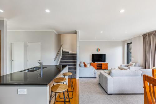 Comfy 4BR Home w Mt Wellington View Zodiak Stays, Auckland (fotografie 9)