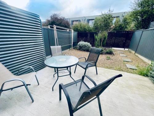 Calm Getaway Close to Airport in Fawkner