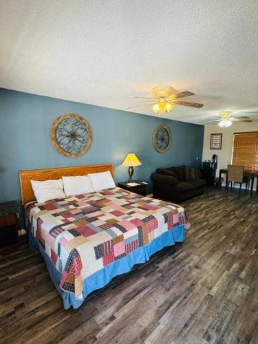 Four Horsemen Motel in Pilot Point (TX)