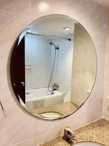 room detail thumbnail 2