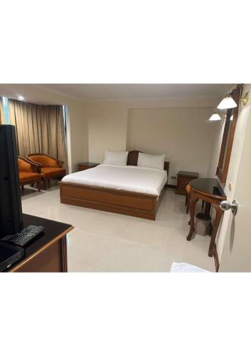 room detail thumbnail 0