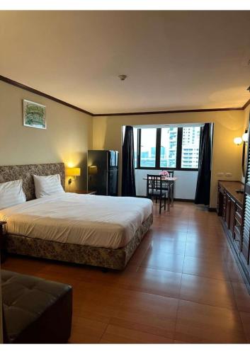 room detail thumbnail 0