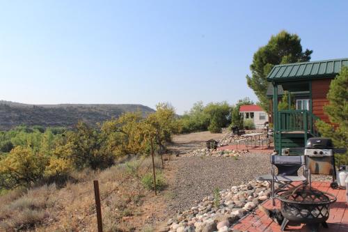 . Verde Valley Canyon View Cottage 3