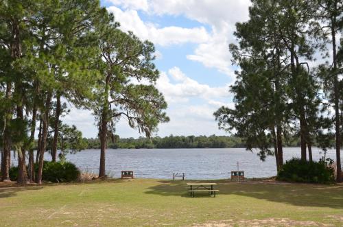 Lake Magic Loft Cottage 11 in Kissimmee, USA