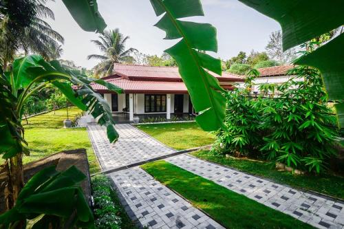 ayaan group house in Ampara