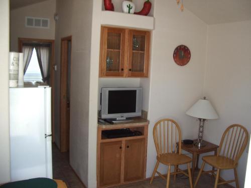 Verde Valley One-Bedroom Park Model Cabin 14 - image 10