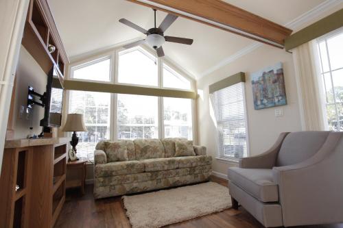 Sherwood Forest Premium Loft Cottage 12